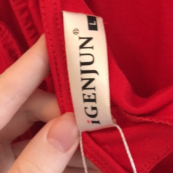 red sleeveless top - Picture 3 of 4